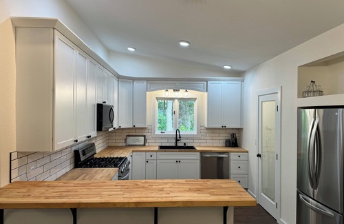 Wasilla House | Near Hatcher Pass with Fire Pit! Breathtaking Master Suite with Mnt Views!