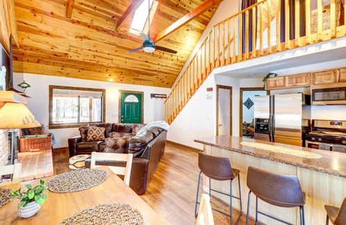 Pinetop-Lakeside House | Near Hiking Cabin with Hot Tub in Lakeside!