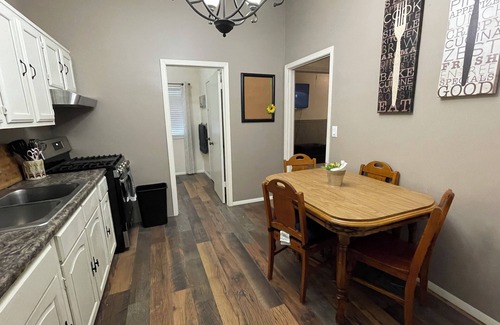 Alexander Cottage | Near Horseshoe Lake,Illinois. Entire guest house w/1 garage & plenty of parking.