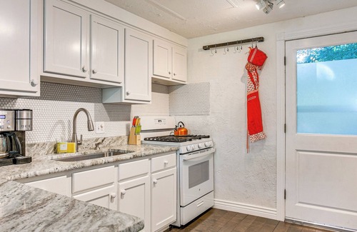 Englewood House | Near Hospitals & Red Rocks: Dog-Friendly Home!