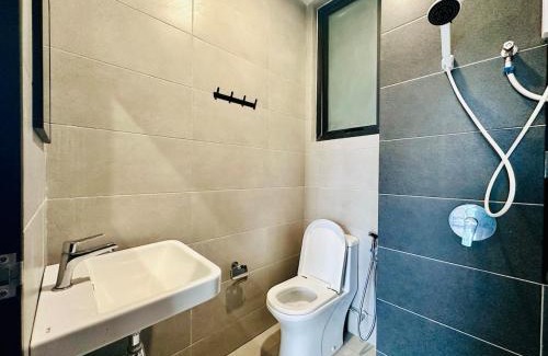 George Town Apartment | Near komtar apartment in goergetown 3br 10 pax