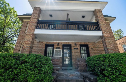 Kansas City Apartment | Near KU MED! Renovated Apt perfect for long stays