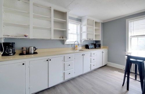 Hamilton Apartment | Near Loudoun Wine Trail: Apt w/Restaurant On-Site