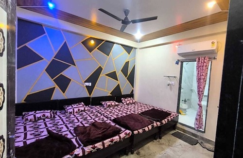 Ujjain Hotel | Near mahakaleshwar temple