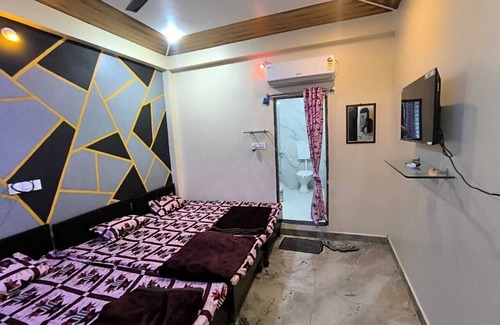 Ujjain Hotel | Near mahakaleshwar temple