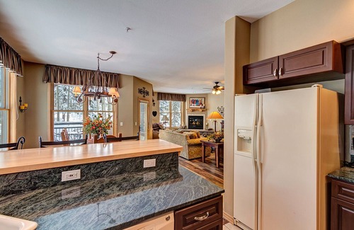 Warrior's Mark Condo | Near Main St in Breckenridge! Private hot tub, close to ski lifts!