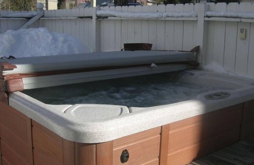 Historic District House | Near Main Street & stores. Hot tub & yard. Pets welcome
