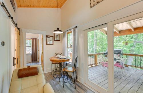 Hiawassee House | Near Main Street with Hot Tub Retreat in Hiawassee!