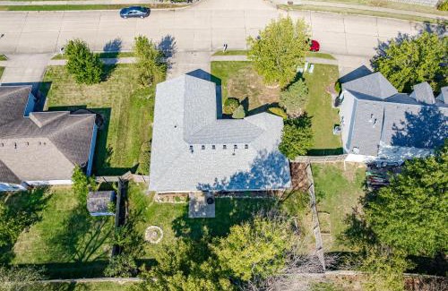 Columbia House | Near Mizzou & Univ Hosp Firepit BBQ Games