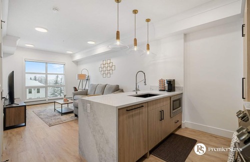 Currie Barracks Apartment | Near MRU & Downtown » Free Parking » Sleeps 4