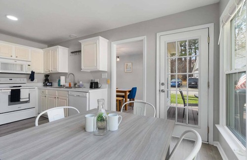 Southwest Raleigh House | Near NC State Campus & Downtown - The Maple Marvel