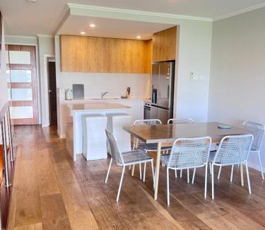 Robina Apartment | Near New 4br townhouse next to shopping mall
