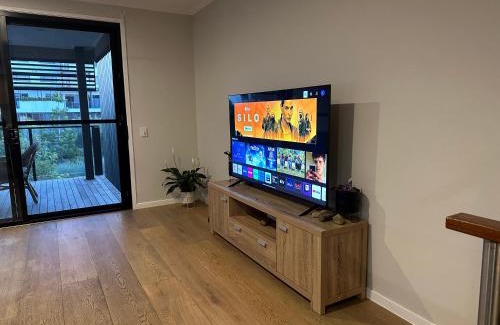 Robina Apartment | Near New 4br townhouse next to shopping mall