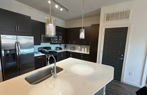 South Central Houston Apartment | Near NRG Stadium 2B2B Apartment, close to MD Anderson Hospital.