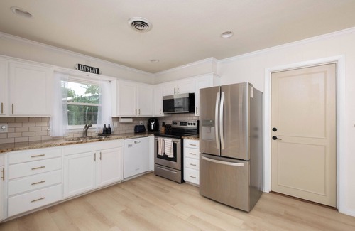 Canyon House | Near Palo Duro Canyon + Minutes to WT + Hot Tub