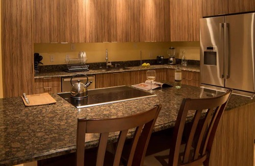 Cotton Ground House | Near Peak Heaven! 3 Bedroom Beachfront Accommodation w/ Pool & Free Parking!
