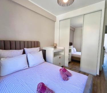 Riquier Apartment | Near Port & City - Private Parking & Breakfast - Full apartment