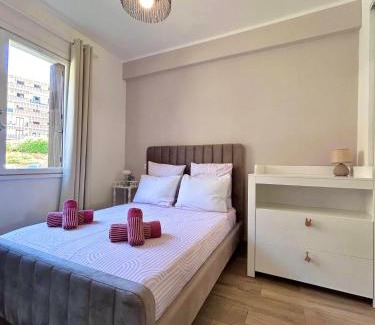 Riquier Apartment | Near Port & City - Private Parking & Breakfast - Full apartment
