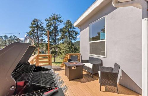 Indian Hills House | Near Red Rocks with Hot Tub, Fire Pit and Views