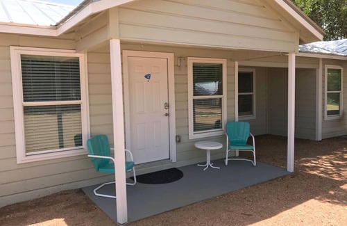 Kerrville Cabin | Near River Deluxe King Suite Cabin w/Carport #4