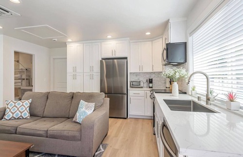 Northside House | Near San Jose State l Downtown l Private Studio