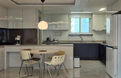 Seoul Apartment | Near Sangam, new apartment