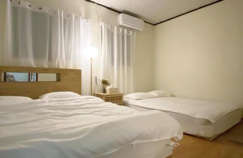 Sinchon-dong Apartment | Near Shinchon Station Private House