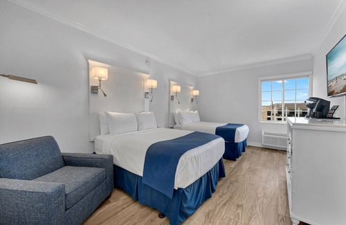 Redevelopment Area House | Near Shopping District! Comfortable Unit with Heated Pool, Hot Tub & Parking!
