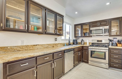 Summerlin House | Near Shopping & Golf: Family Retreat in Las Vegas!