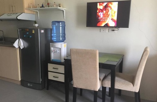 Cagayan de Oro Condo | Near SM City, Homey with fast WIFI & SMART TV!