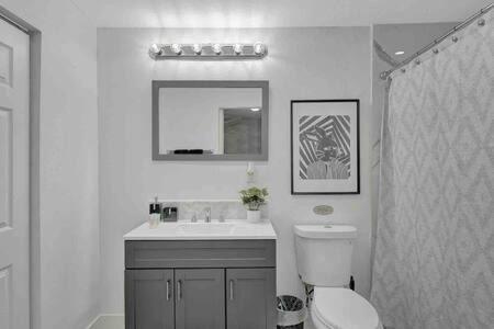 North Miami Apartment | Near Sunny Isle beach & Aventura