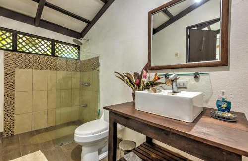 Punta Uva House | Near the Beach Casa Coralina with AC 2