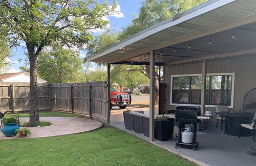 San Angelo House | Near the Loop. Centrally located. Only ten min drive to coliseum.