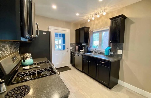 Scotia House | Near the ♥️ of Scotia |Charming 4BD Home🌻