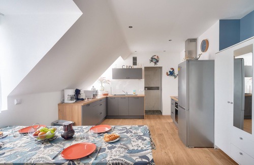 Saint-Guenole Apartment | Near the port-Apartment for 4 & shared terrace