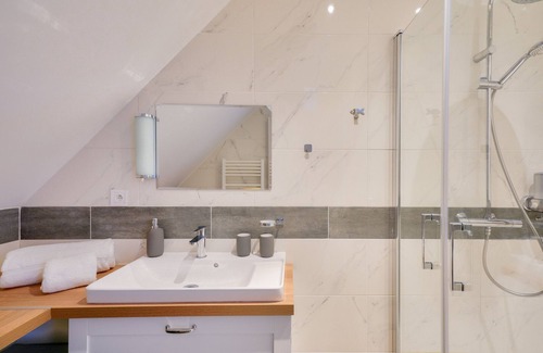 Saint-Guenole Apartment | Near the port-Apartment for 4 & shared terrace