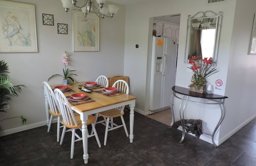 Springs at Kings Bay Condo | Near Three Sister Springs Waterfront 2 Bdrm Condo - inc 2 Kayaks