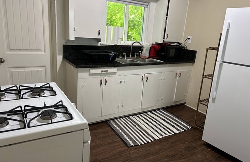 Weatherford Apartment | Near Trade Days and the Downtown Square