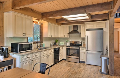Twain Harte Cabin | Near Trails: Cabin w/2-Level Deck in Twain Harte