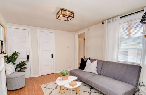 Heart of Lubbock House | ✪Near TTU✪ Cozy Boho Bungalow✪1 BD/1 Bath✪