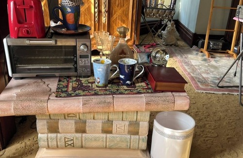 Aspinwall House | Near US Open Oakmont Country Club Free Transport Charming Victorian Guest House