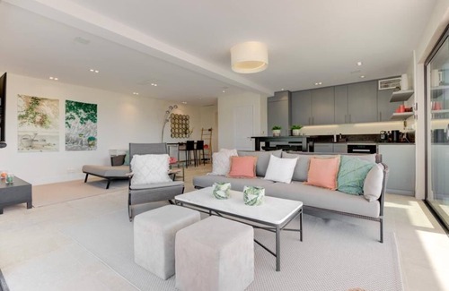Mouans-Sartoux Villa | Near Valbonne, modern villa. One - or two family but with separate accommodation