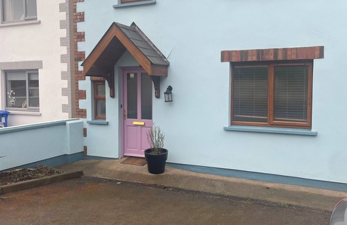 Crosshaven House | Near Village Life and Coastal Beauty