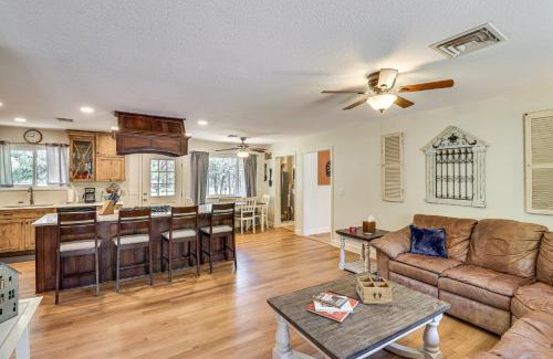 Pinetop-Lakeside House | Near Woodland Lake Park Home with Fire Pit!