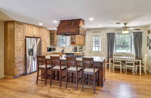 Pinetop-Lakeside House | Near Woodland Lake Park Home with Fire Pit!