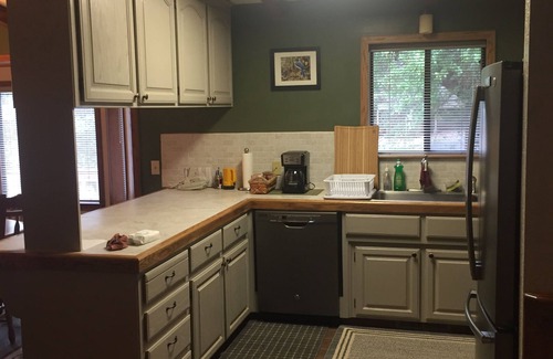Groveland House | Near Yosemite! Game room with ping pong and billiards! Shared community pool!