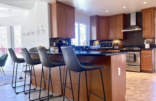 Oakhurst House | Near Yosemite South Gate/Hot Tub/Views/Game Room