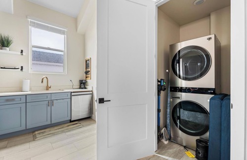 Hurricane House | Near Zions/Waterpark/lake - Guest House - Sleeps 7