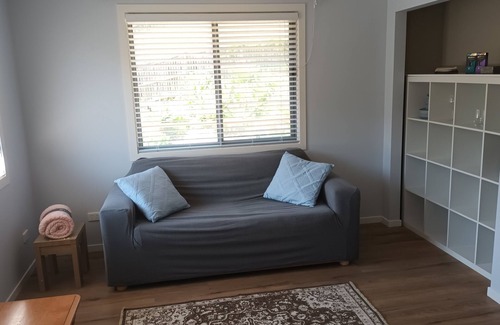 Coffs Harbour Apartment | Neat 1 Bedroom apartment with Mountain Views