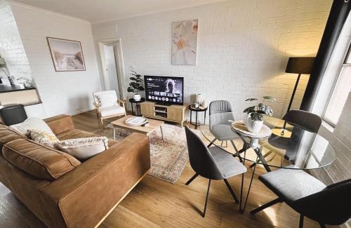 South Hedland Apartment | Neat 2 bedroom Apartment, with free parking
